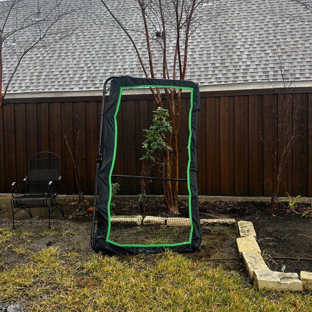 perfectly fine volleyball rebounder my daughter just doesn’t use it anymore